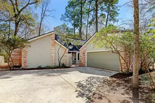 138 S Timber Top Dr, The Woodlands, TX 77380 - Photo 2