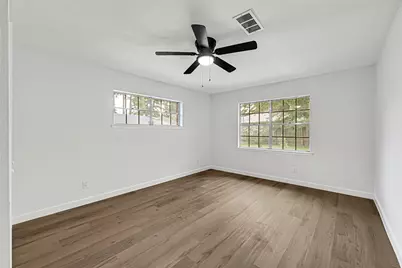 413 Oakhill Drive, Conroe, TX 77304 - Photo 14