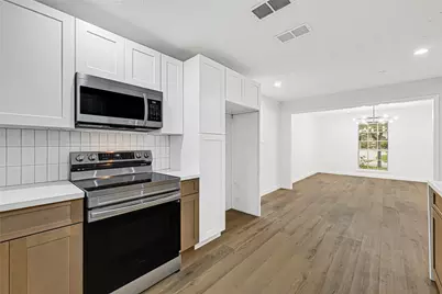 413 Oakhill Drive, Conroe, TX 77304 - Photo 10