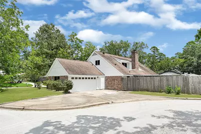 413 Oakhill Drive, Conroe, TX 77304 - Photo 4