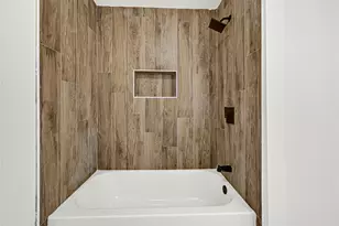 413 Oakhill Dr, Conroe, TX 77304 - Photo 20