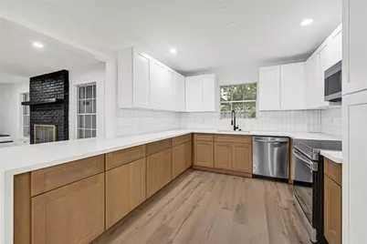 413 Oakhill Drive, Conroe, TX 77304 - Photo 2