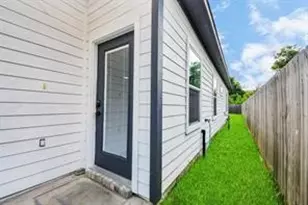 7502 Sandle St, Houston, TX 77088 - Photo 4