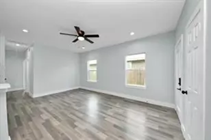 7502 Sandle St, Houston, TX 77088 - Photo 6
