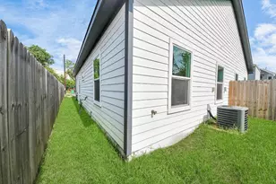 7502 Sandle St, Houston, TX 77088 - Photo 34