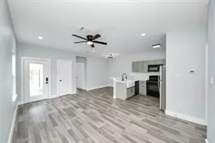 7502 Sandle St, Houston, TX 77088 - Photo 8