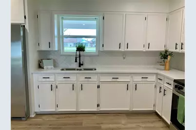 11703 Cherry Point Drive, Mont Belvieu, TX 77535 - Photo 14