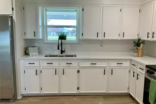 11703 Cherry Point Dr, Mont Belvieu, TX 77535 - Photo 14