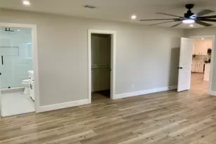 11703 Cherry Point Dr, Mont Belvieu, TX 77535 - Photo 24