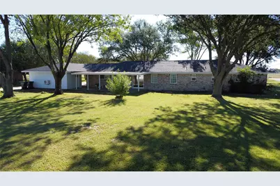 11703 Cherry Point Drive, Mont Belvieu, TX 77535 - Photo 6