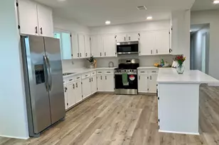 11703 Cherry Point Dr, Mont Belvieu, TX 77535 - Photo 16