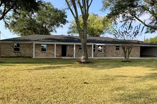 11703 Cherry Point Dr, Mont Belvieu, TX 77535 - Photo 8