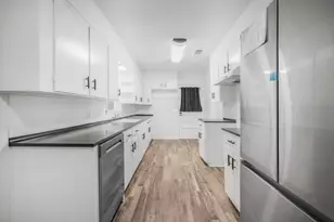 628 S Madison St, La Grange, TX 78945 - Photo 16