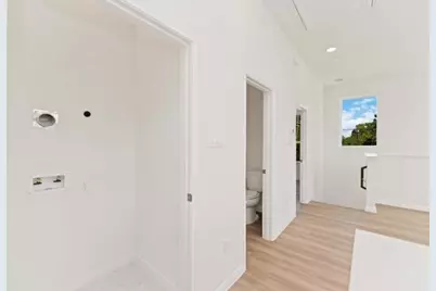 4710 Mallow Street #B, Houston, TX 77033 - Photo 14