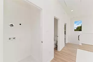 4710 Mallow St, Houston, TX 77033 - Photo 14