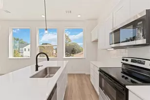 4710 Mallow St, Houston, TX 77033 - Photo 6
