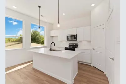 4710 Mallow Street #B, Houston, TX 77033 - Photo 8