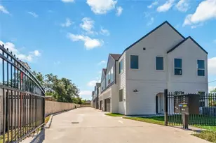 4710 Mallow St, Houston, TX 77033 - Photo 2