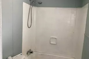 306 W Wallisville Rd, Highlands, TX 77562 - Photo 8