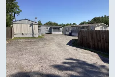 306 W Wallisville Road, Highlands, TX 77562 - Photo 16