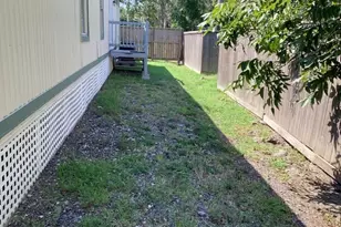 306 W Wallisville Rd, Highlands, TX 77562 - Photo 14