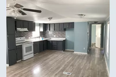 306 W Wallisville Road, Highlands, TX 77562 - Photo 10