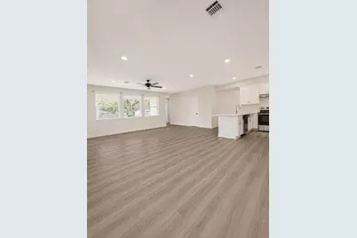 11514 Courtshire Road #B, Houston, TX 77076 - Photo 4