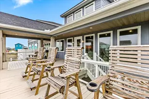 1990 Royalville Ct, Crystal Beach, TX 77650 - Photo 6