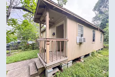 8025 Avenue E, Houston, TX 77012 - Photo 2