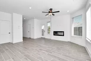 10059 Nectar Path, Iowa Colony, TX 77583 - Photo 4