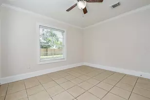 44 Farrell St, Houston, TX 77022 - Photo 6