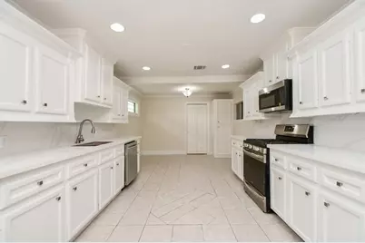 44 Farrell Street, Houston, TX 77022 - Photo 12