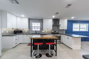 1230 Wisterwood Dr, Houston, TX 77043 - Photo 14