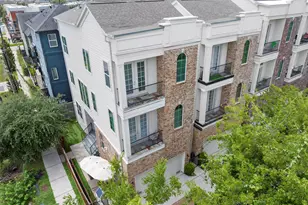 1041 W 17th St, Houston, TX 77008 - Photo 1