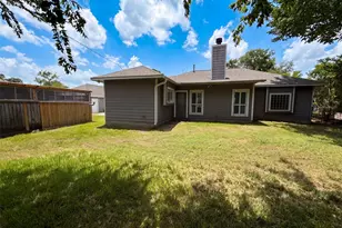 7934 Round Rock Dr, Houston, TX 77049 - Photo 4