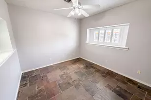 7934 Round Rock Dr, Houston, TX 77049 - Photo 4