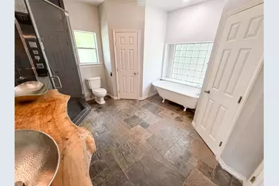 7934 Round Rock Drive, Houston, TX 77049 - Photo 12