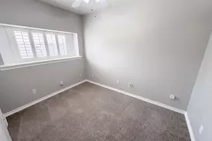 7934 Round Rock Dr, Houston, TX 77049 - Photo 12