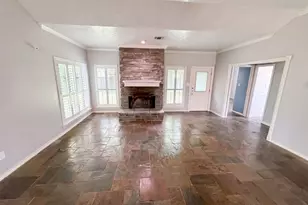 7934 Round Rock Dr, Houston, TX 77049 - Photo 6