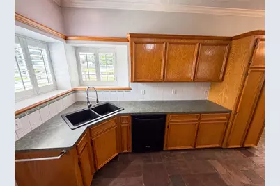 7934 Round Rock Drive, Houston, TX 77049 - Photo 10