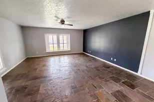 7934 Round Rock Dr, Houston, TX 77049 - Photo 8