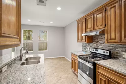 16546 Pentonshire Lane, Houston, TX 77090 - Photo 12