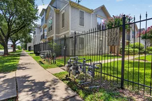 1317 Paige St, Houston, TX 77003 - Photo 26