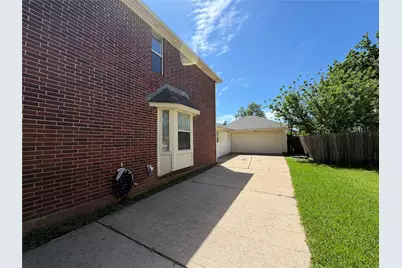1916 Lake Winds Drive, Missouri City, TX 77459 - Photo 28