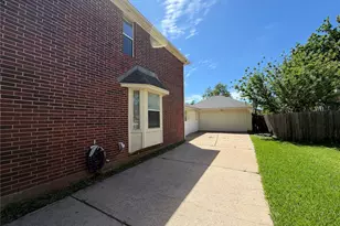 1916 Lakewinds Dr, Missouri City, TX 77459 - Photo 28