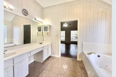 1916 Lake Winds Drive, Missouri City, TX 77459 - Photo 12