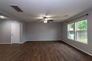 2562 Skyview Point Dr, Houston, TX 77047 - Photo 10