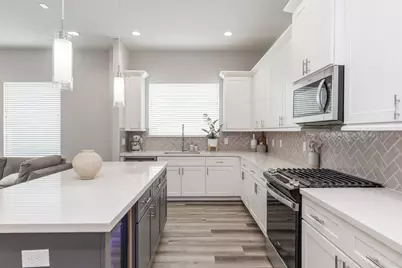 3354 Pinemont Drive, Houston, TX 77018 - Photo 10