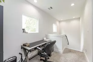 3354 Pinemont Dr, Houston, TX 77018 - Photo 16