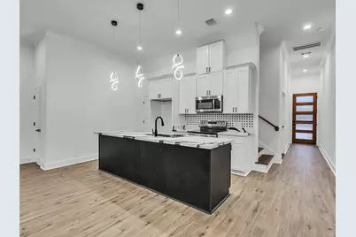 7358 Guadalcanal Road #B, Houston, TX 77033 - Photo 8